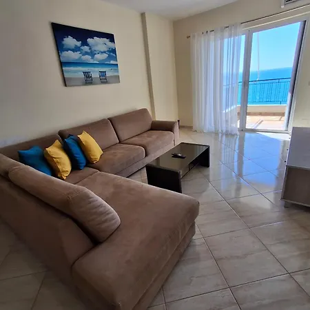 Alexander Apartment *